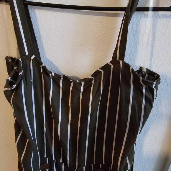 Derek ❤️ Heart - Green Romper - Picture 6 of 6